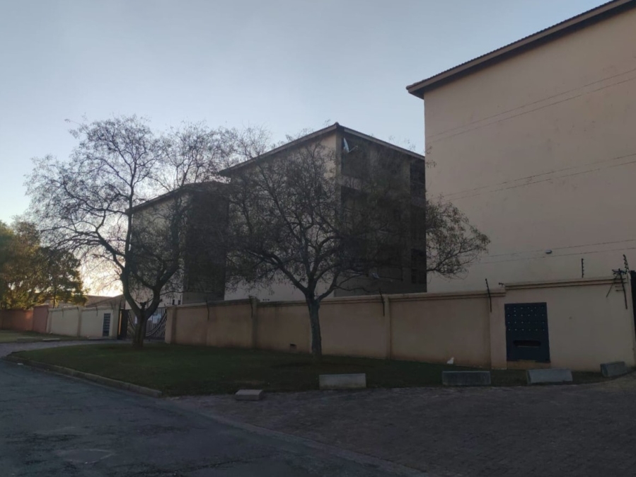 2 Bedroom Property for Sale in Three Rivers Proper Gauteng