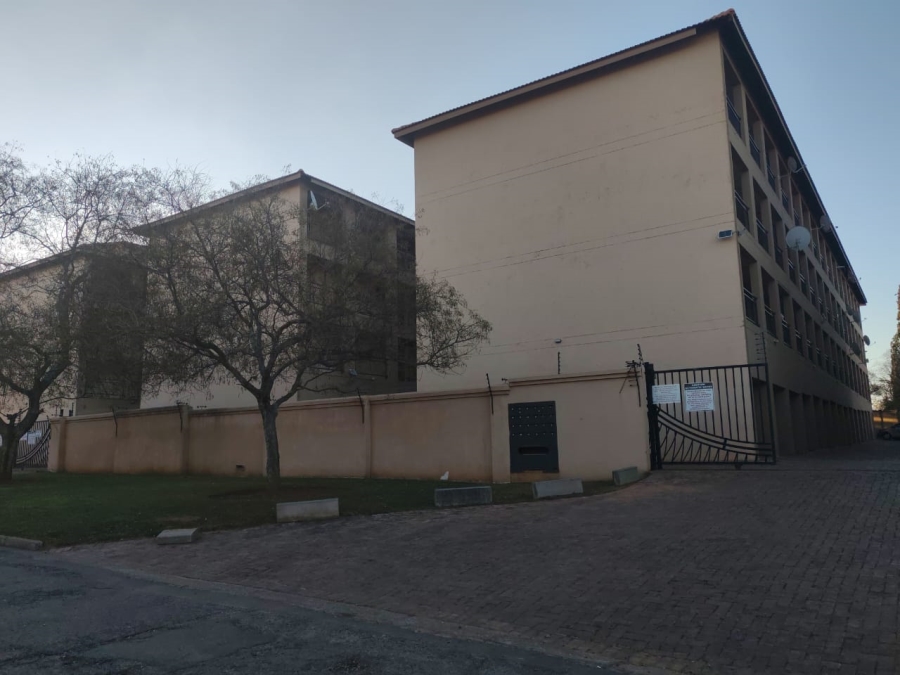 2 Bedroom Property for Sale in Three Rivers Proper Gauteng