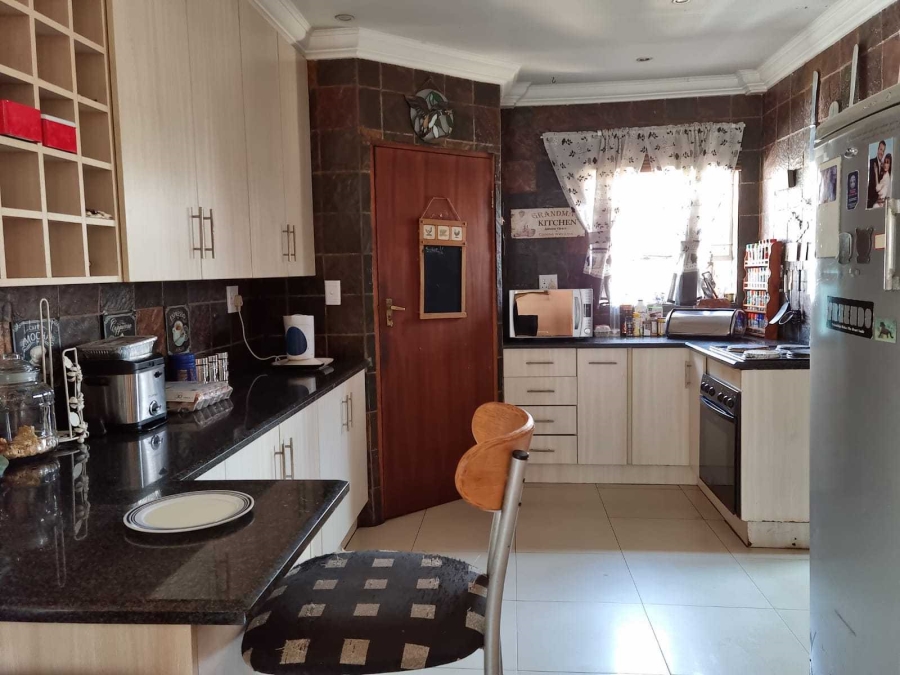 To Let 3 Bedroom Property for Rent in Rensburg Gauteng