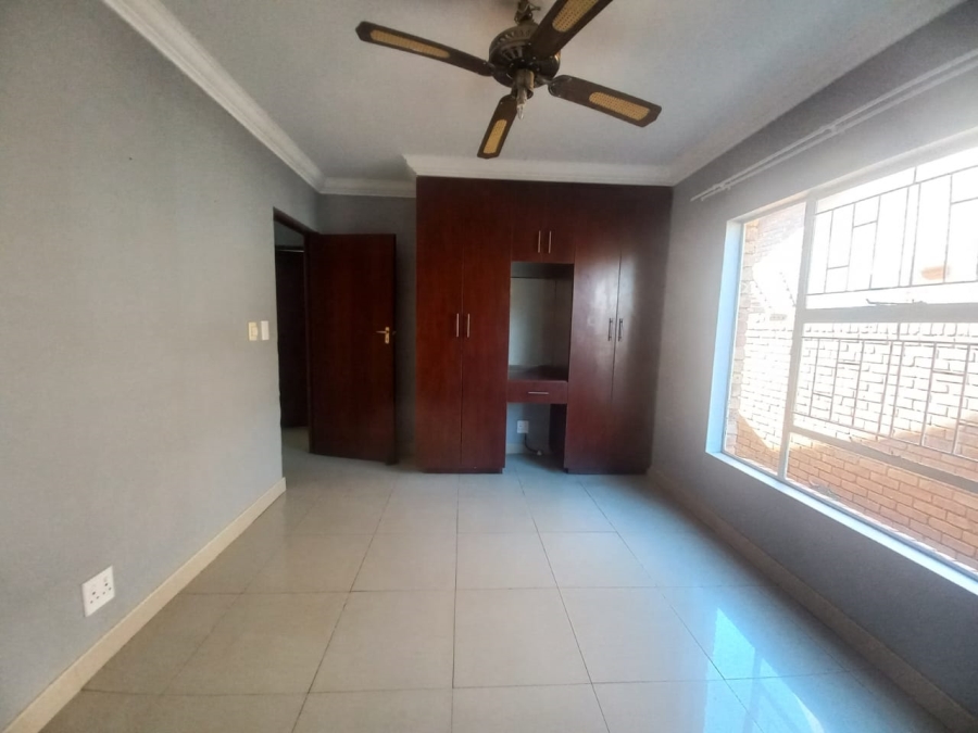 To Let 3 Bedroom Property for Rent in Rensburg Gauteng