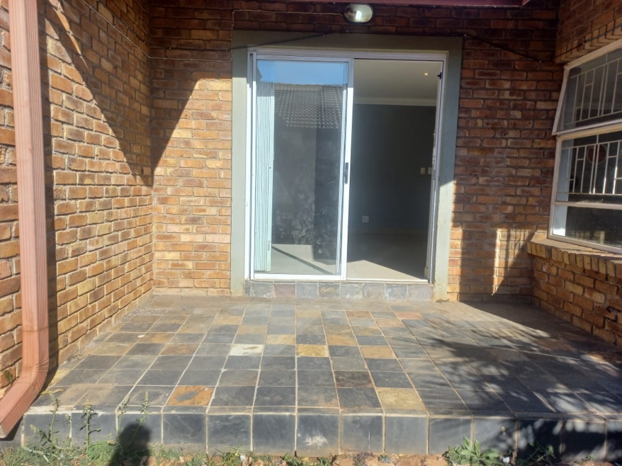To Let 3 Bedroom Property for Rent in Rensburg Gauteng