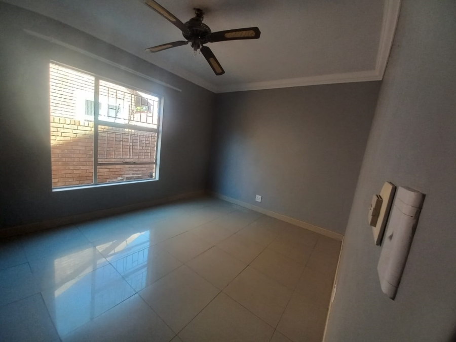 To Let 3 Bedroom Property for Rent in Rensburg Gauteng