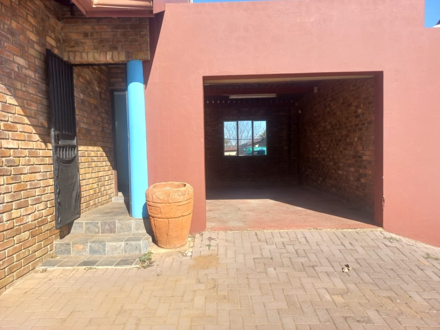 To Let 3 Bedroom Property for Rent in Rensburg Gauteng