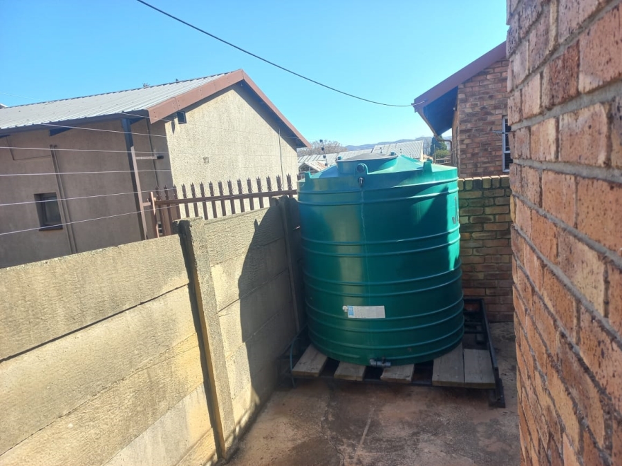 To Let 3 Bedroom Property for Rent in Rensburg Gauteng