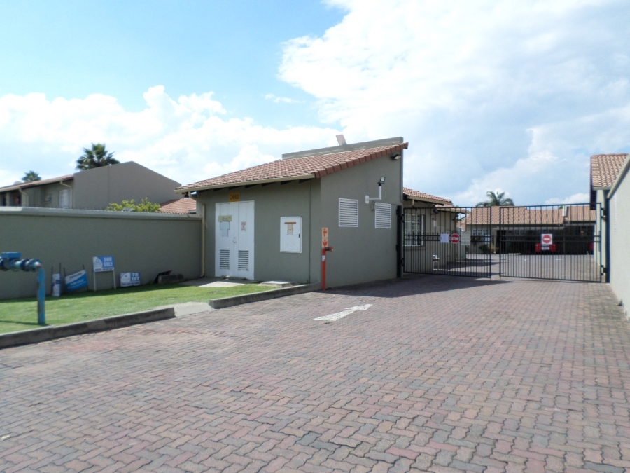 2 Bedroom Property for Sale in Freeway Park Gauteng