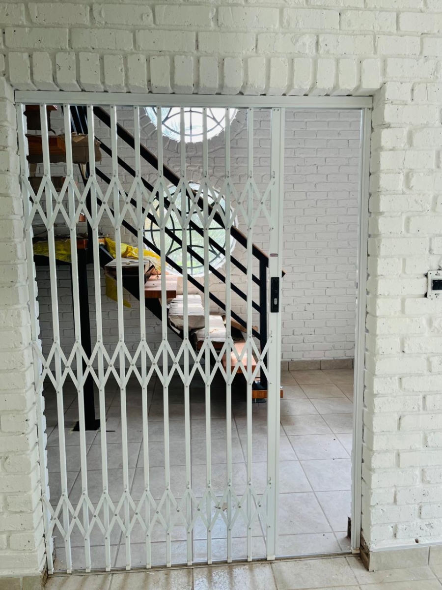 3 Bedroom Property for Sale in Leeuwfontein Gauteng