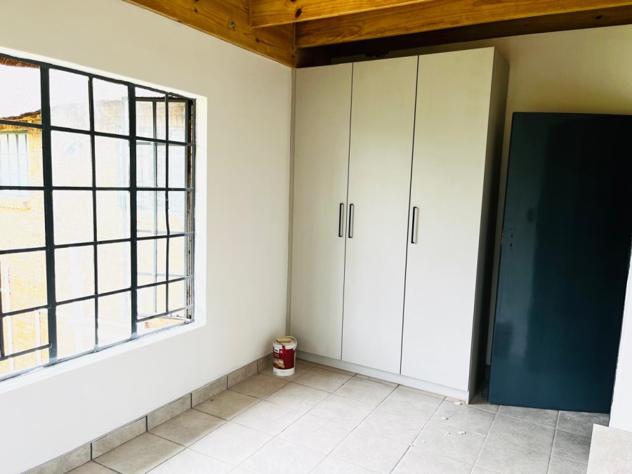 3 Bedroom Property for Sale in Leeuwfontein Gauteng