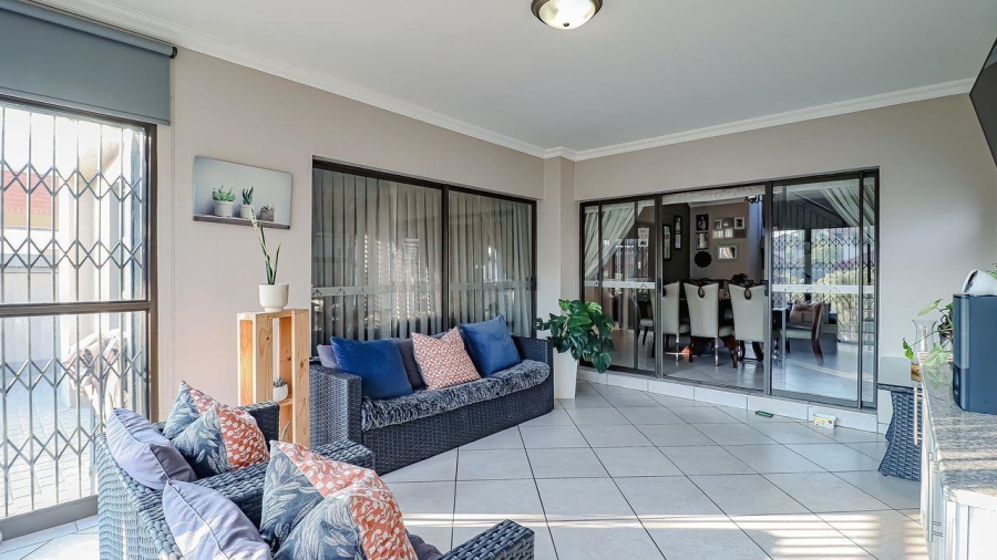 5 Bedroom Property for Sale in Rose Acres Estate Gauteng
