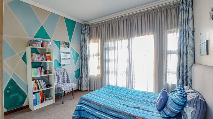 5 Bedroom Property for Sale in Rose Acres Estate Gauteng