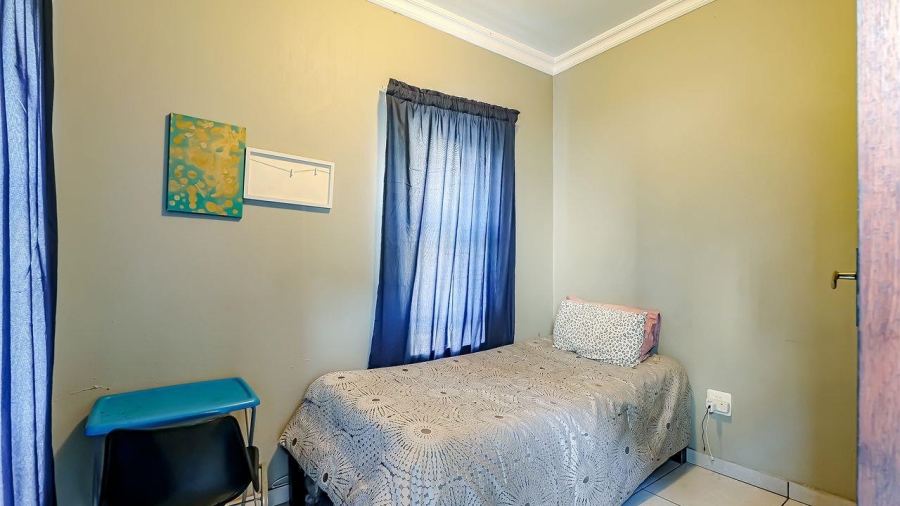 5 Bedroom Property for Sale in Rose Acres Estate Gauteng