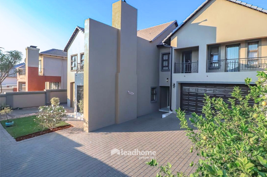 5 Bedroom Property for Sale in Rose Acres Estate Gauteng