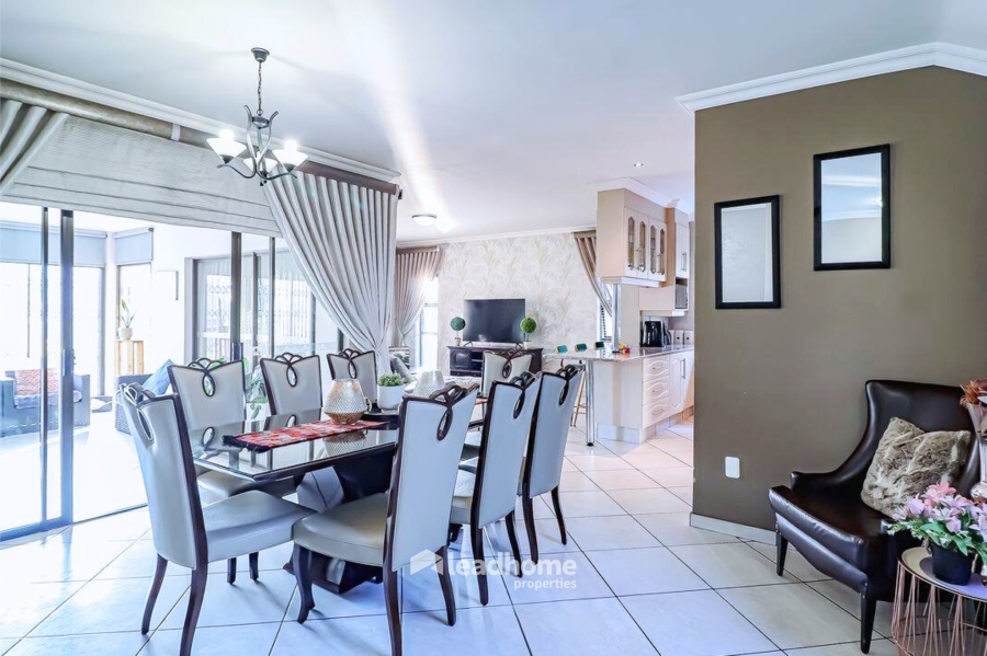 5 Bedroom Property for Sale in Rose Acres Estate Gauteng