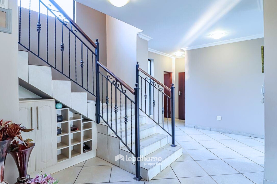 5 Bedroom Property for Sale in Rose Acres Estate Gauteng