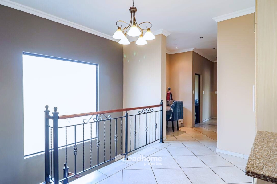 5 Bedroom Property for Sale in Rose Acres Estate Gauteng
