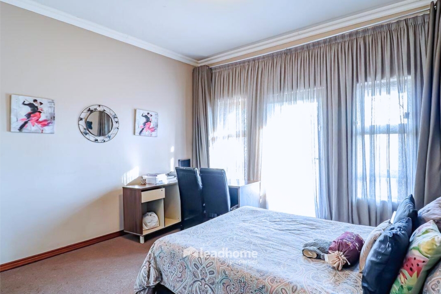 5 Bedroom Property for Sale in Rose Acres Estate Gauteng