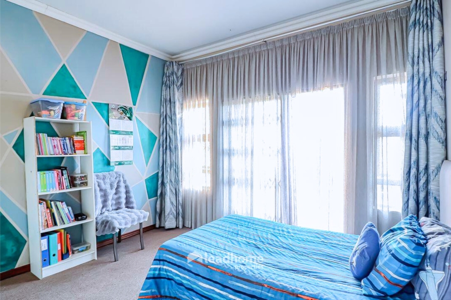 5 Bedroom Property for Sale in Rose Acres Estate Gauteng
