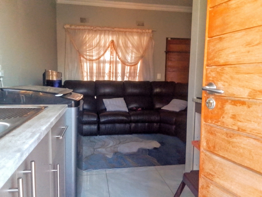 2 Bedroom Property for Sale in Witpoortjie Gauteng