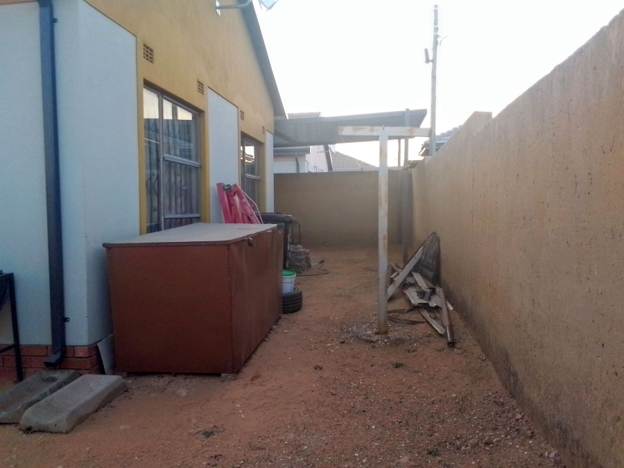 2 Bedroom Property for Sale in Witpoortjie Gauteng