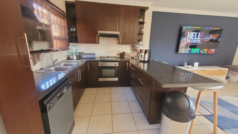 To Let 3 Bedroom Property for Rent in New Redruth Gauteng