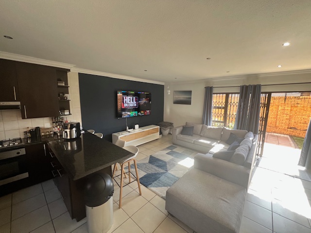 To Let 3 Bedroom Property for Rent in New Redruth Gauteng