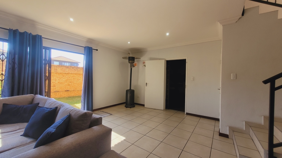 To Let 3 Bedroom Property for Rent in New Redruth Gauteng