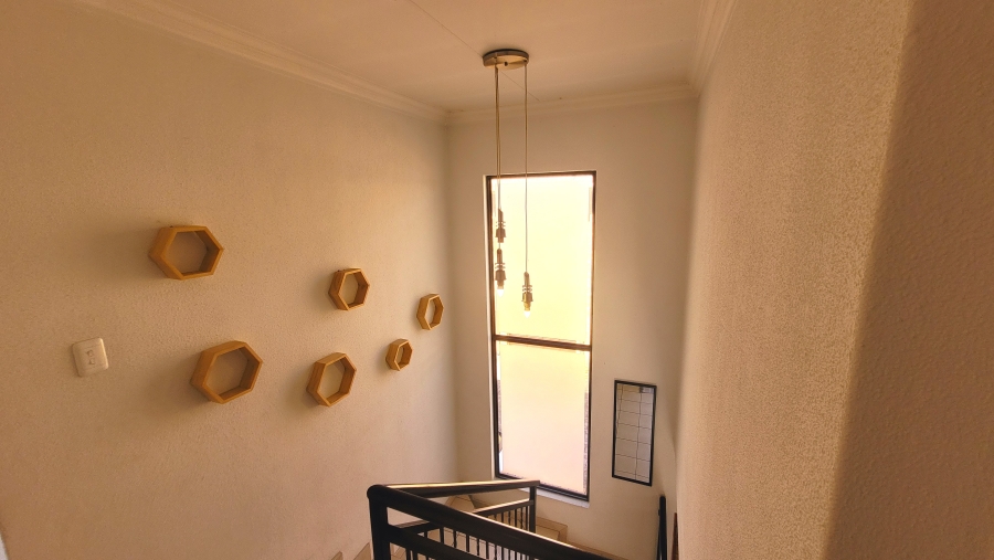 To Let 3 Bedroom Property for Rent in New Redruth Gauteng