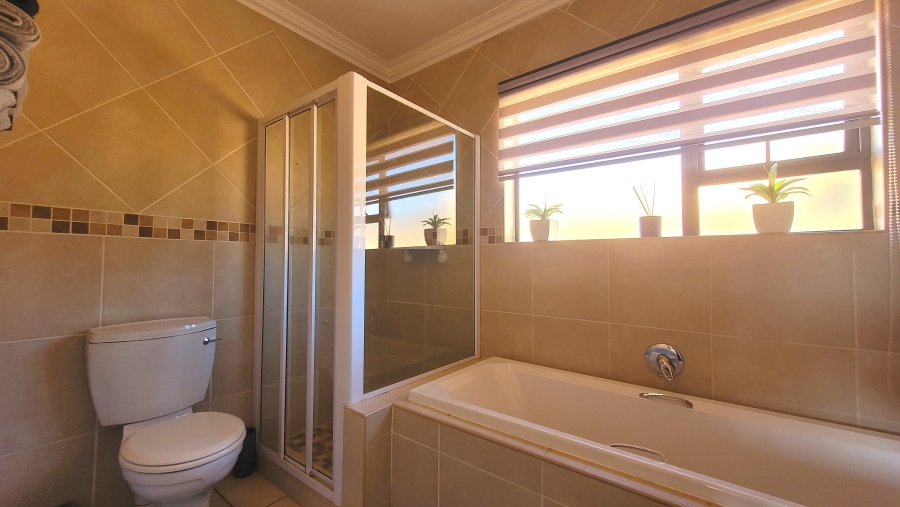 To Let 3 Bedroom Property for Rent in New Redruth Gauteng