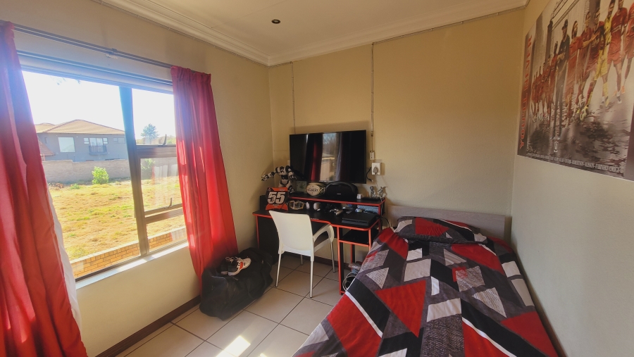 To Let 3 Bedroom Property for Rent in New Redruth Gauteng