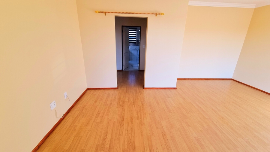 5 Bedroom Property for Sale in Crescent Wood Country Estate Gauteng
