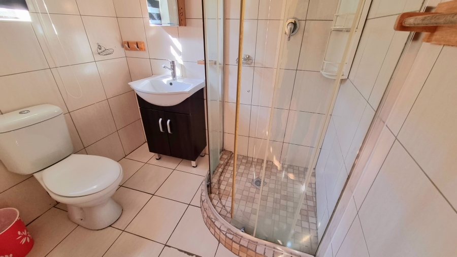 5 Bedroom Property for Sale in Crescent Wood Country Estate Gauteng