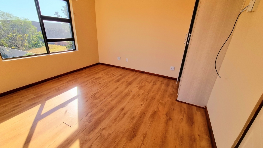 5 Bedroom Property for Sale in Crescent Wood Country Estate Gauteng