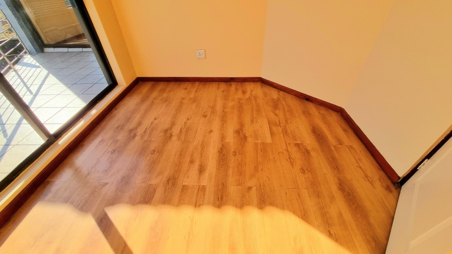 5 Bedroom Property for Sale in Crescent Wood Country Estate Gauteng