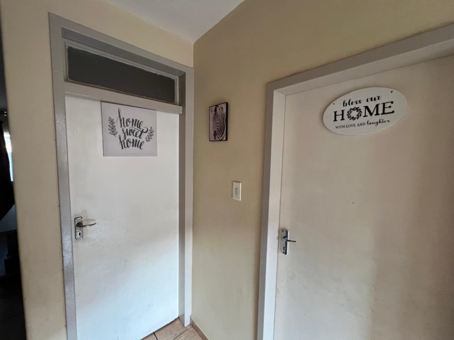 1 Bedroom Property for Sale in Vanderbijlpark CW 1 Gauteng