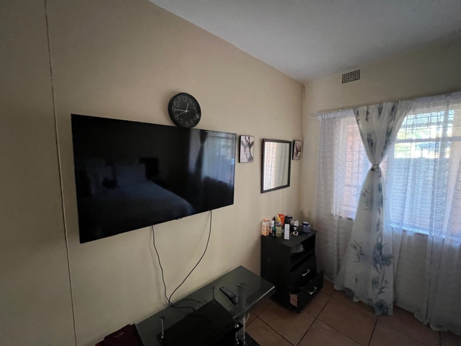 1 Bedroom Property for Sale in Vanderbijlpark CW 1 Gauteng