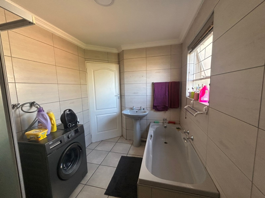 2 Bedroom Property for Sale in Vanderbijlpark SW 5 Gauteng