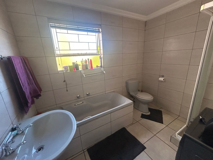 2 Bedroom Property for Sale in Vanderbijlpark SW 5 Gauteng
