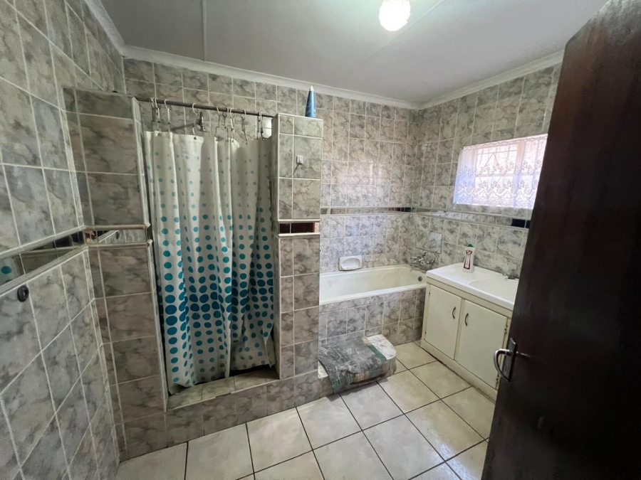 3 Bedroom Property for Sale in Mooilande Gauteng