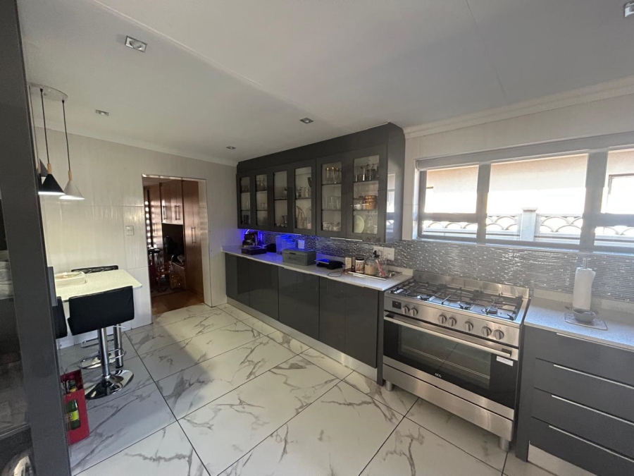 3 Bedroom Property for Sale in Roshnee Gauteng