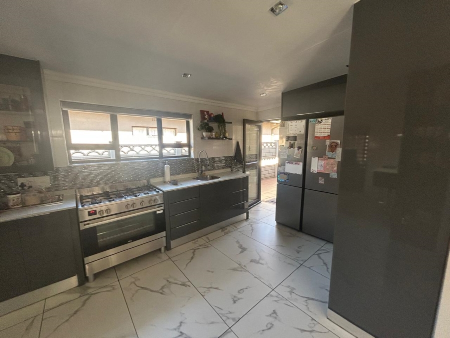 3 Bedroom Property for Sale in Roshnee Gauteng