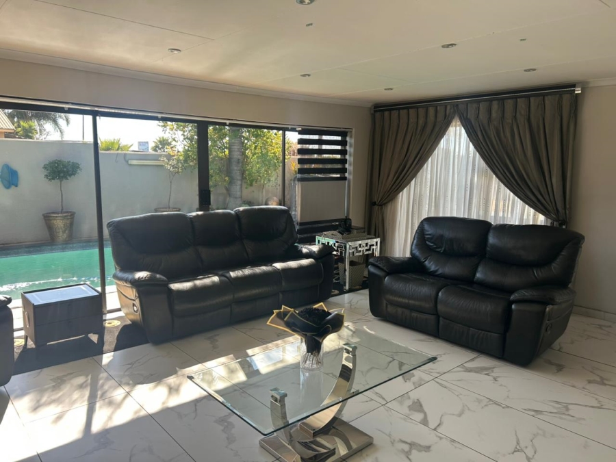 3 Bedroom Property for Sale in Roshnee Gauteng