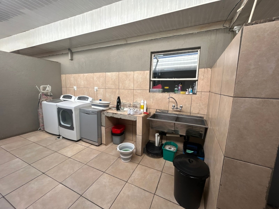 3 Bedroom Property for Sale in Roshnee Gauteng