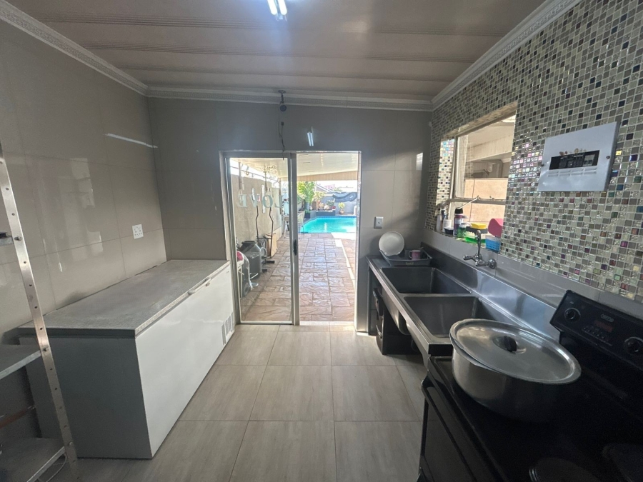 3 Bedroom Property for Sale in Roshnee Gauteng