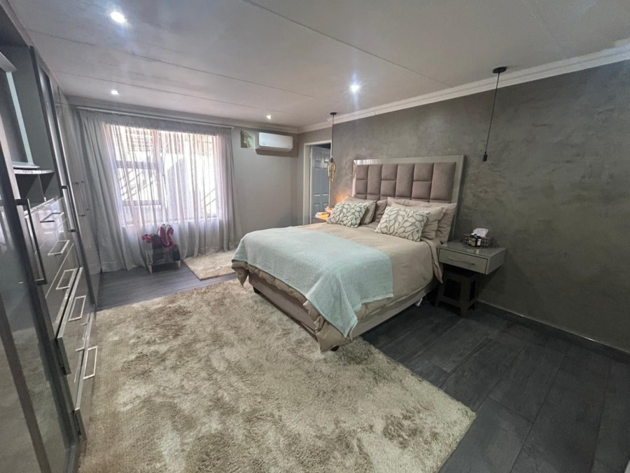 3 Bedroom Property for Sale in Roshnee Gauteng