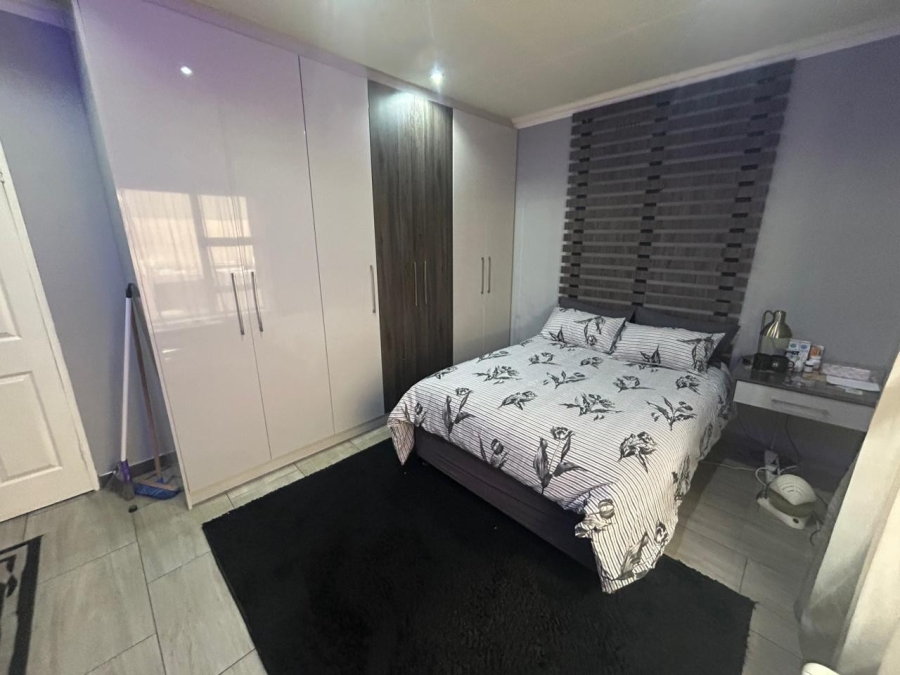 3 Bedroom Property for Sale in Roshnee Gauteng