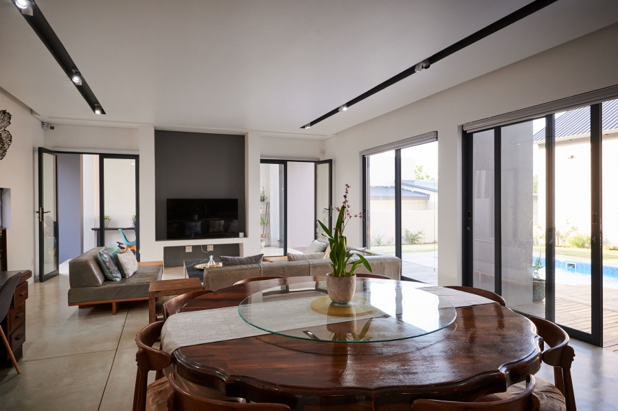 4 Bedroom Property for Sale in Waterfall Country Village Gauteng