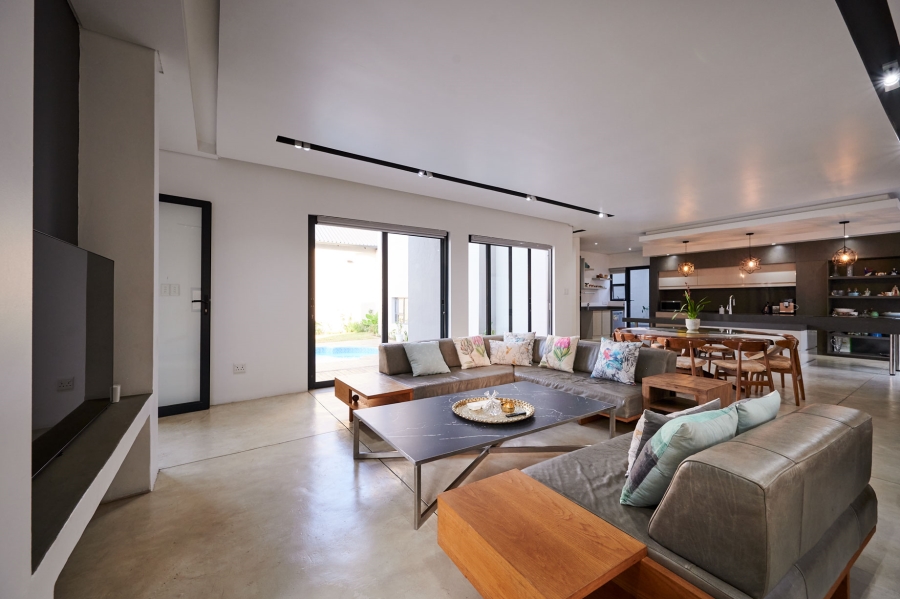 4 Bedroom Property for Sale in Waterfall Country Village Gauteng