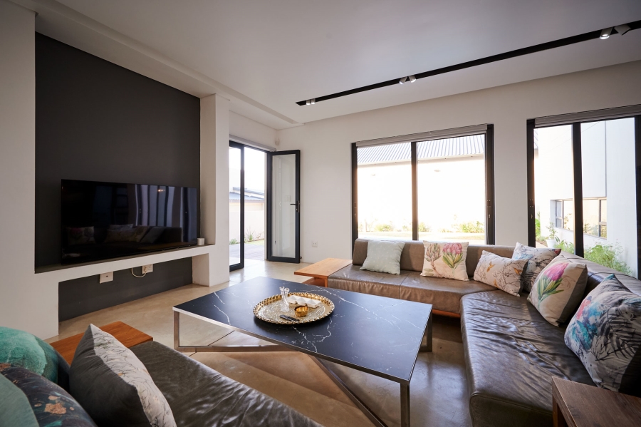 4 Bedroom Property for Sale in Waterfall Country Village Gauteng