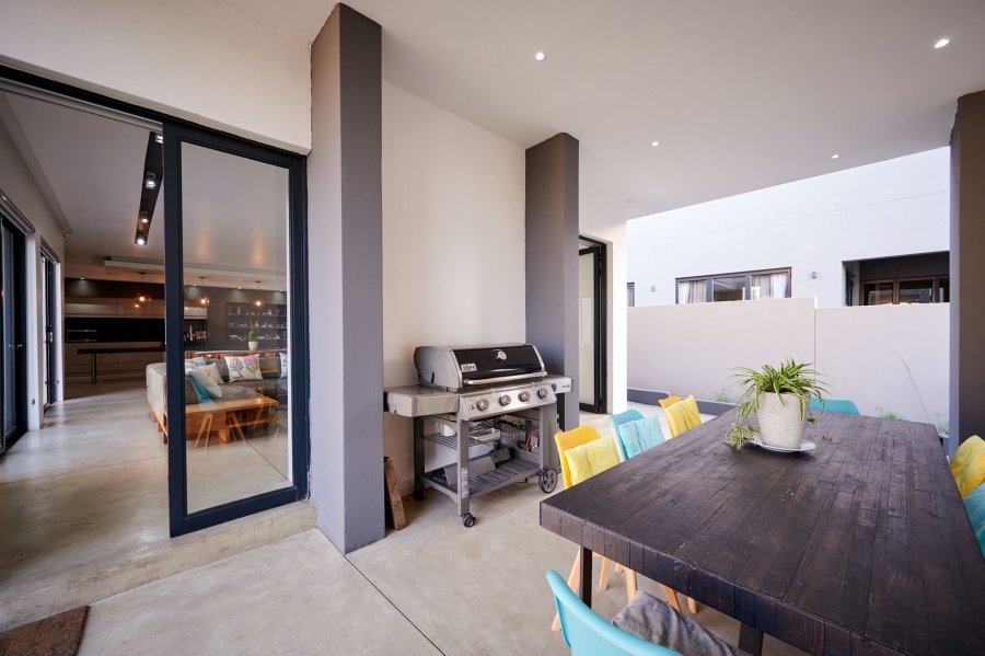 4 Bedroom Property for Sale in Waterfall Country Village Gauteng