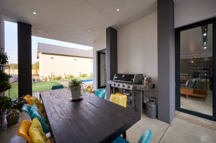 4 Bedroom Property for Sale in Waterfall Country Village Gauteng