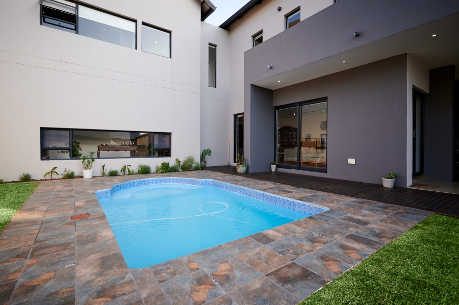 4 Bedroom Property for Sale in Waterfall Country Village Gauteng